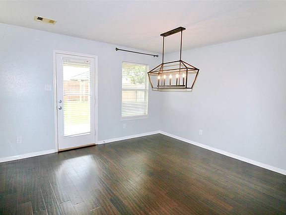 3rd image of 2618 Skyview Glen Ct