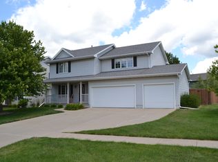 165 Glendale Dr, Waukee, IA 50263