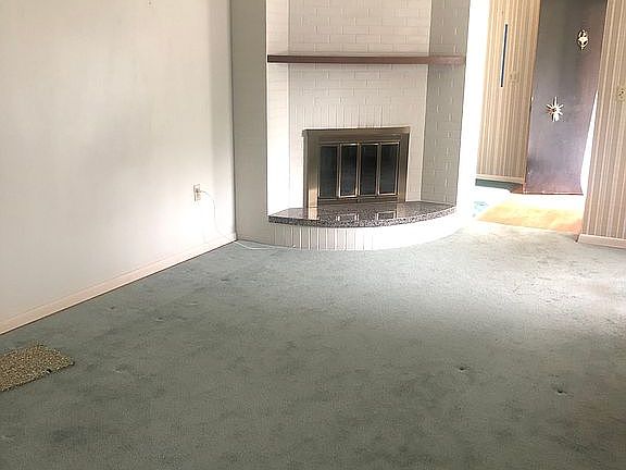2nd image of 2411 Oakview Dr