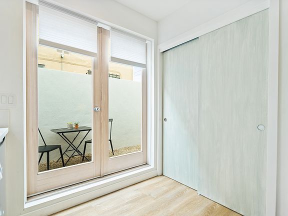 5th image of 5317 Inglewood Blvd #1/2
