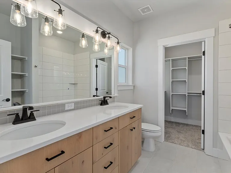 Bradbury Luxury Townhomes — Photo 73
