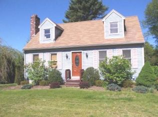 25 Meadow Brook Ln, Taunton, MA 02780
