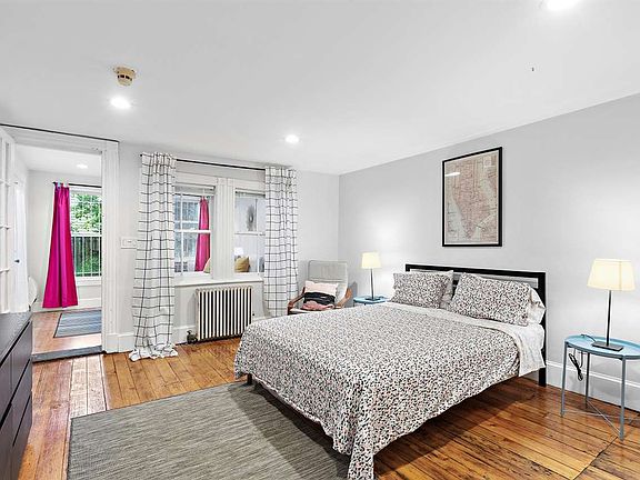 3rd image of 24 Jones St