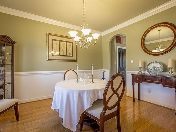 3rd image of 126 Picnic Pl