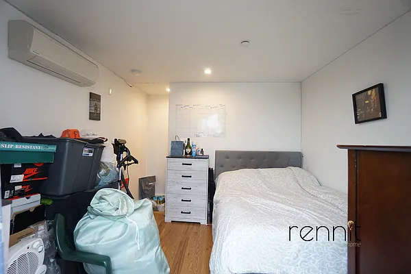 Rented by Rennit Inc. | media 21