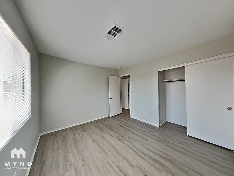 6271 Stone Hollow Ave — Photo 28