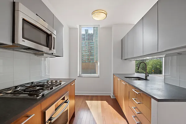 Sold by Douglas Elliman | media 7