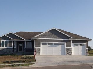 8308 E Willow Leaf St, Sioux Falls, SD 57110