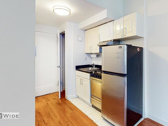 2nd image of 257 E 61st St #2J