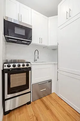 Rented by REAL New York | media 7