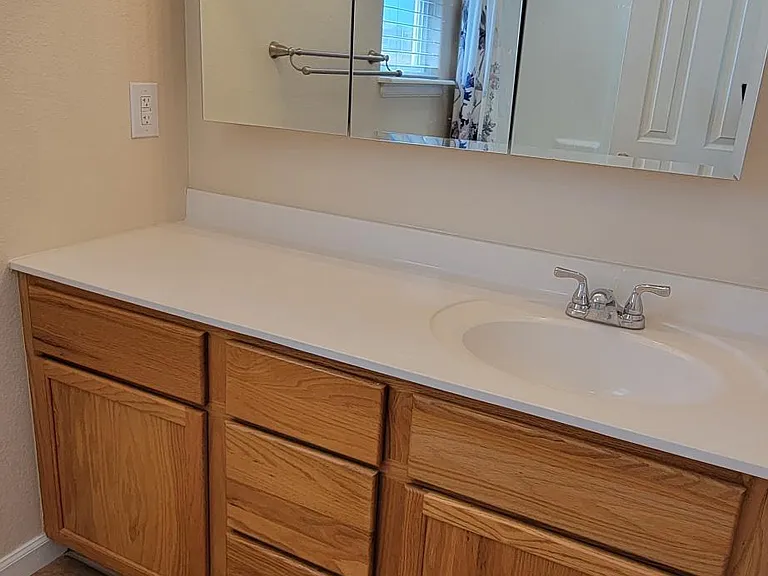 1427 N Challenger Dr — Photo 8