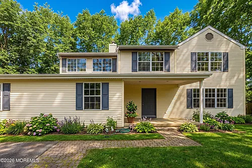 1 Broadmoor Dr Photo 1