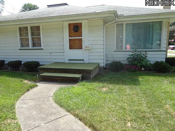2nd image of 2074 Woodland St NE