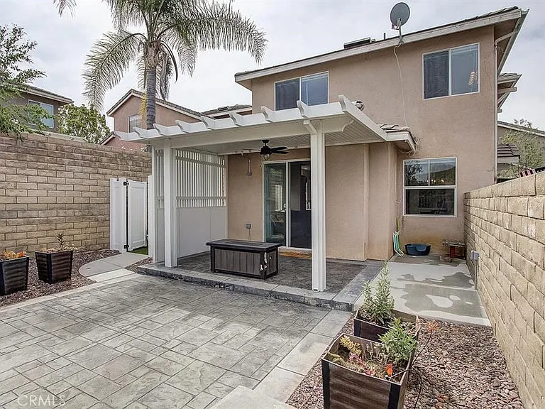 28545 Calex Dr — Photo 10