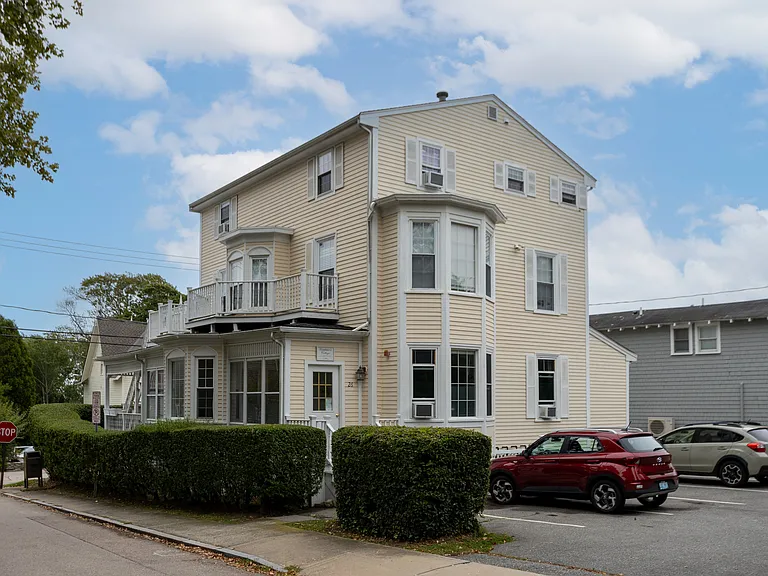 26 Cliff Ave #4 — Photo 4