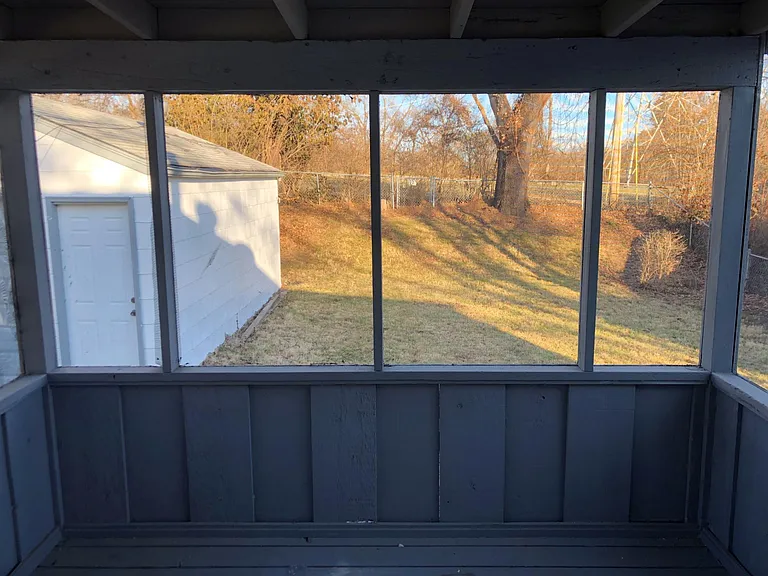 7533 Haywood Dr — Photo 12