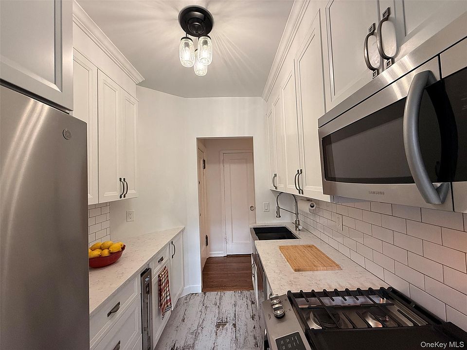 1st image of 143 Garth Road #3L