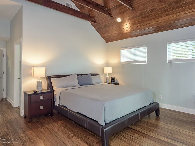 416 Louisa St — Photo 16
