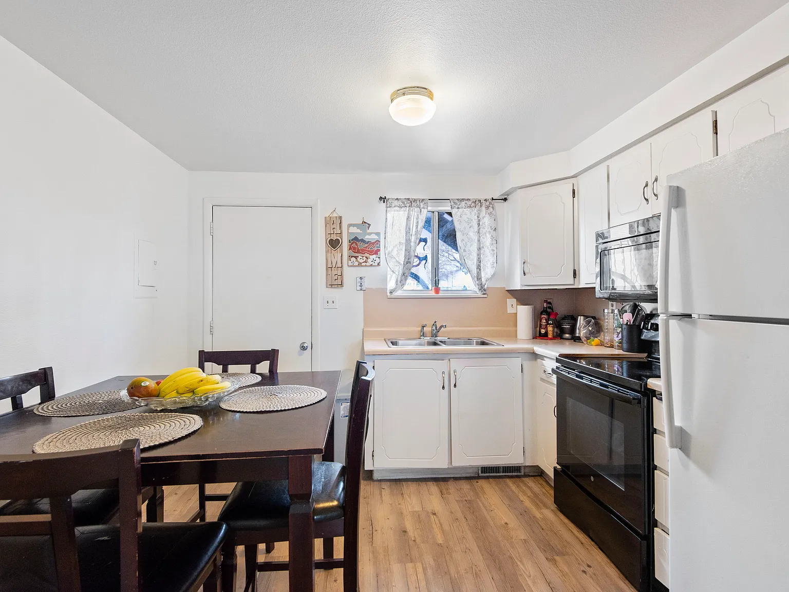 2 bed, 950 sqft, $1,270 — Photo 4