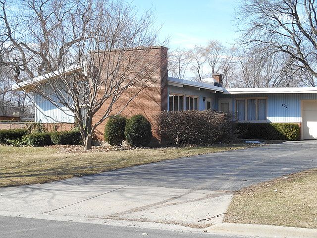 1st image of 707 N Lois Pl