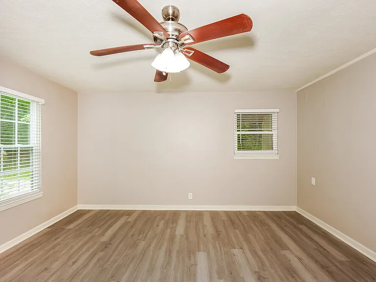 1722 Rogina Dr — Photo 10