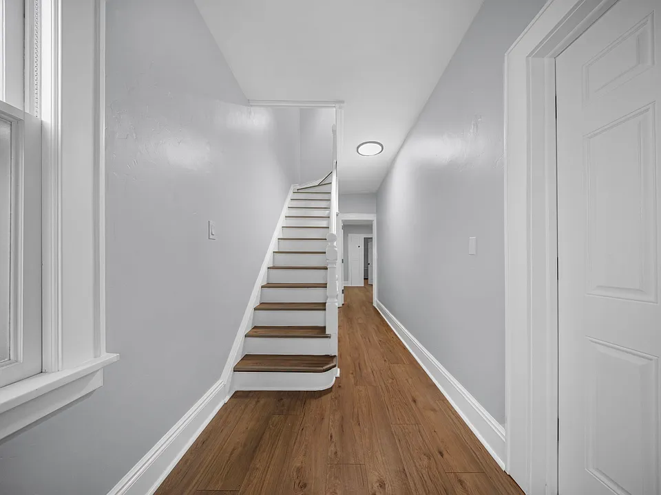 15 Tuttle St #2