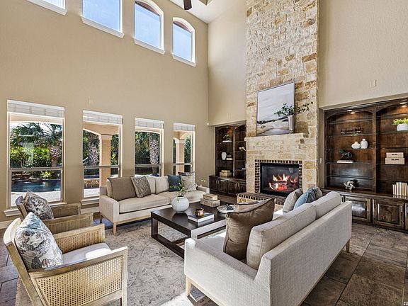 3rd image of 210 Persimmon Pond