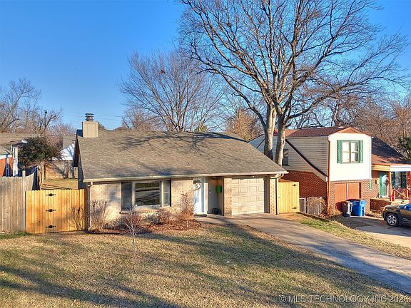 4th image of 1915 S Indianapolis Ave
