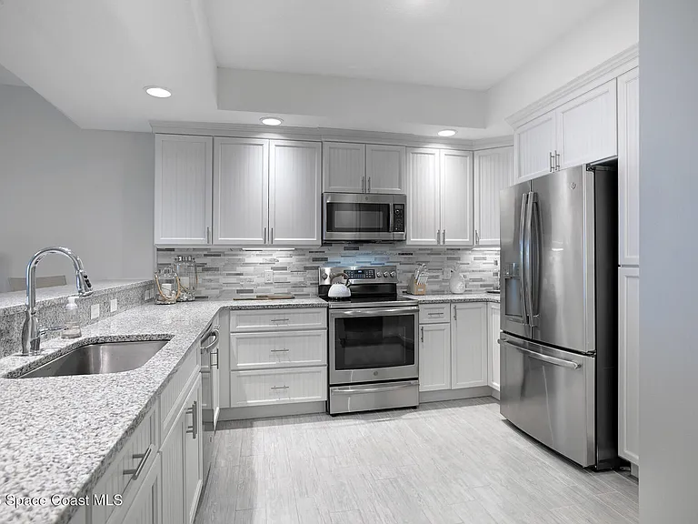 1045 Highway A1A #304 — Photo 13