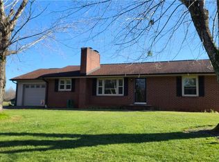 444 Simmons Rd, Pilot Mtn, NC 27041