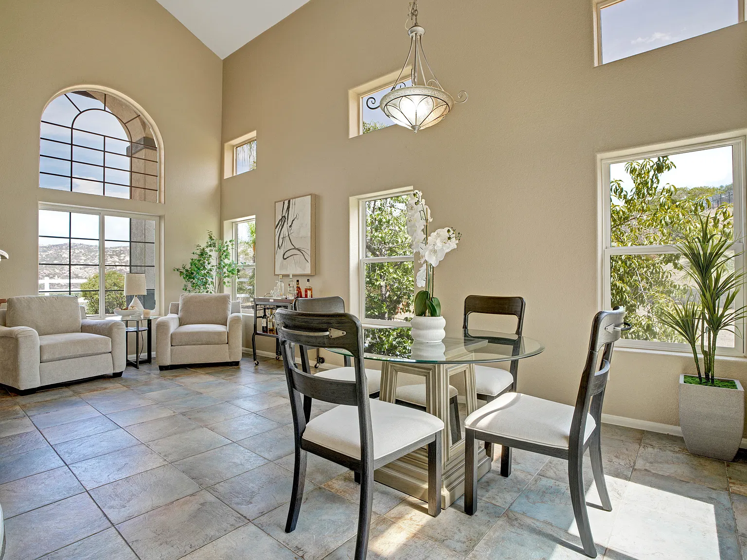 4 bed, 2606 sqft, $4,100 — Photo 3