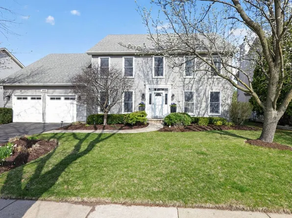 3700 Charlemaine Dr, Aurora, IL 60504