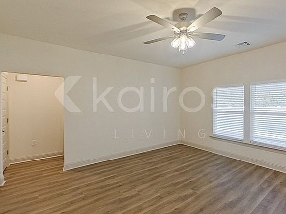 3rd image of 8049 Hendrick Dr