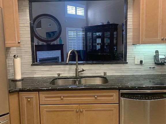 3rd image of 506 Lupine Ct