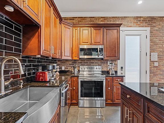 4th image of 609 Sturgeon Dr