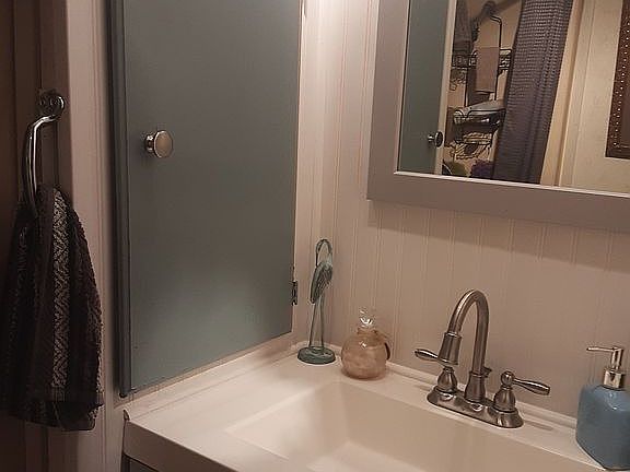 5th image of 2455 Parklane Dr