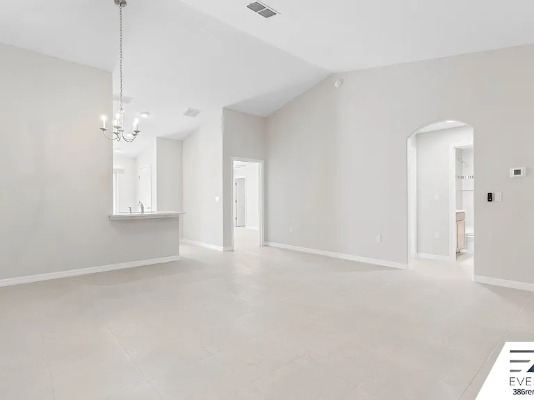 24 Untermeyer Pl #B — Photo 5