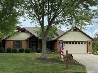 110 Lakeside Dr, Springboro, OH 45066