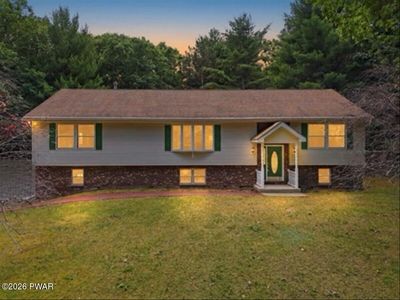 18 Holiday Dr, Hawley, PA, 18428