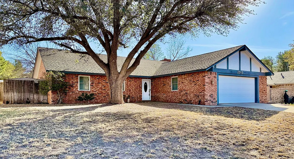 Building Photo - 2515 Emerson Dr