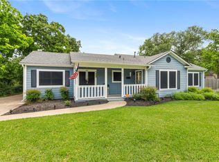 717 Inwood Dr, Bryan, TX 77802