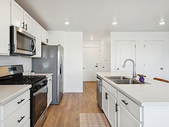 3rd image of 42 N Wayne Way