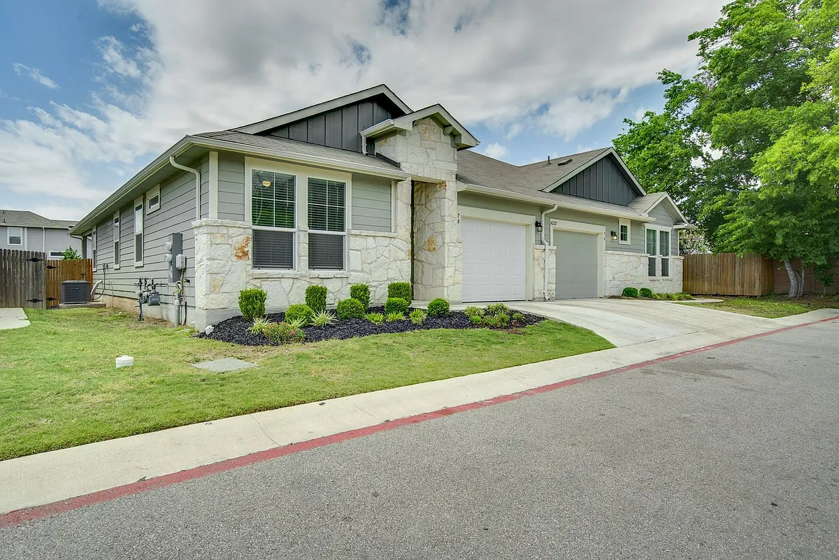 Building Photo - 14222 Handel Dr #7B