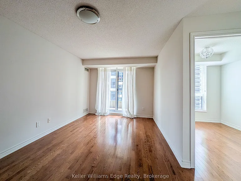 70 High Park Ave #1007 — Photo 17