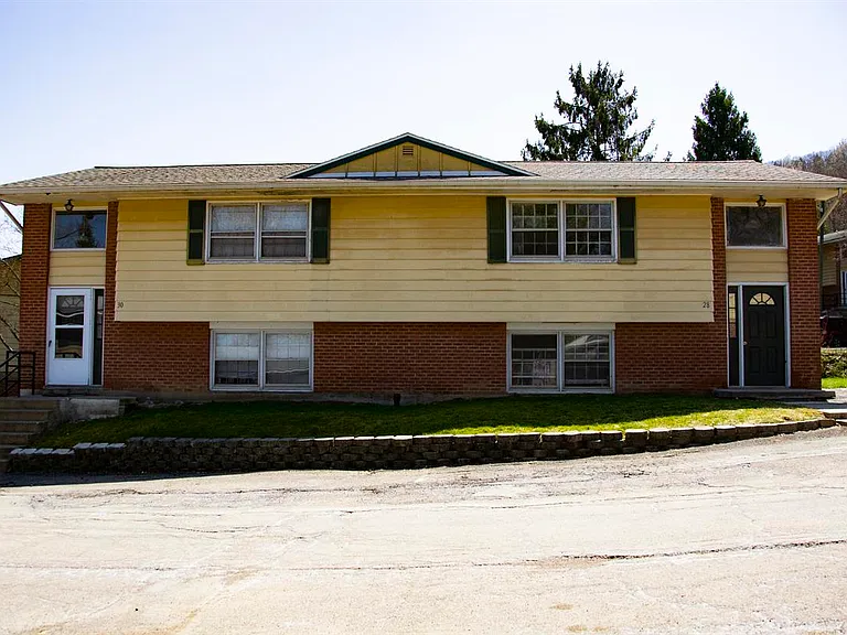 Mountain Ridge Townhouses — Photo 12