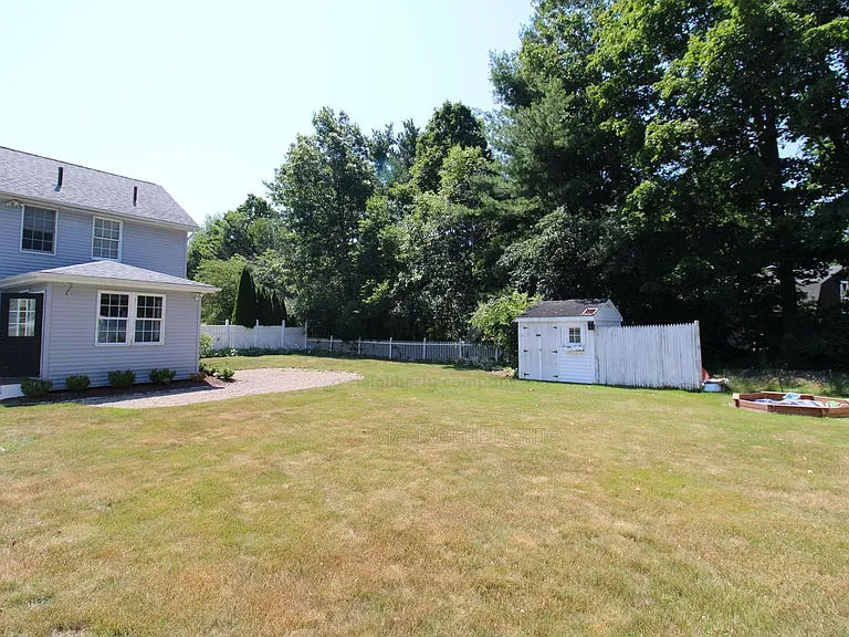 4 Robin Ln — Photo 32