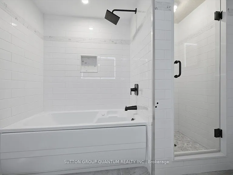 335 Webb Dr #Penthouse 106 — Photo 26