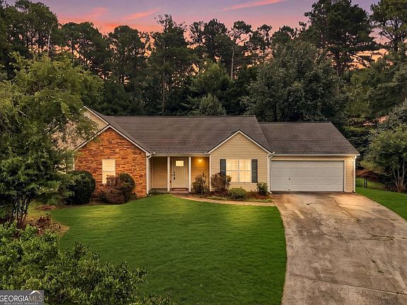2nd image of 1105 Poplar Ln