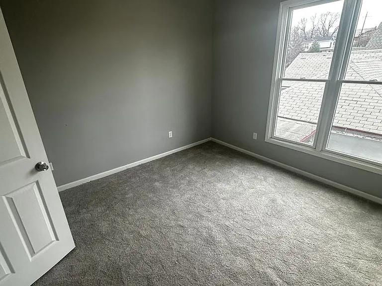 1029 S 15th St — Photo 13