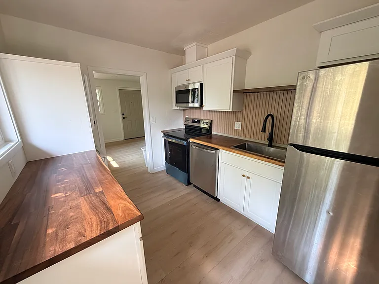 1071 W 11th Ave #1 — Photo 7